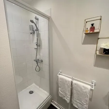 Av Republique Avec Parking Apartmán *