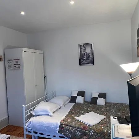 Av Republique Avec Parking Apartmán