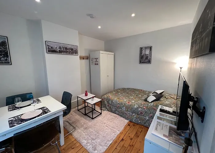 Av Republique Avec Parking Appartement *